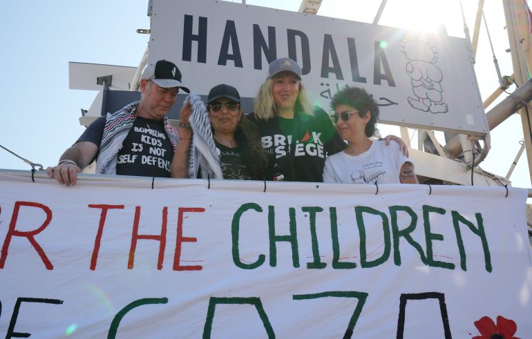 صور بعثتها موفدة الجزيرة إلى الميناء التي انطلقت منه السفينة حنظلة إلى غزة