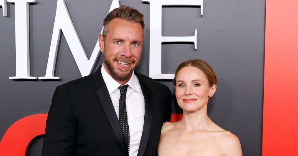 يشارك داكس شيبارد صورة عارية للزوجة كريستين بيل للاحتفال بترشيح إيمي 2025