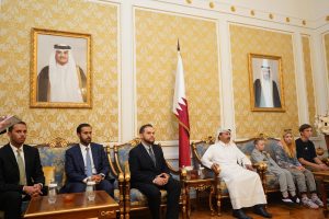 قطر تلم شمل دفعة جديدة من الأطفال الأوكرانيين والروس مع عائلاتهم