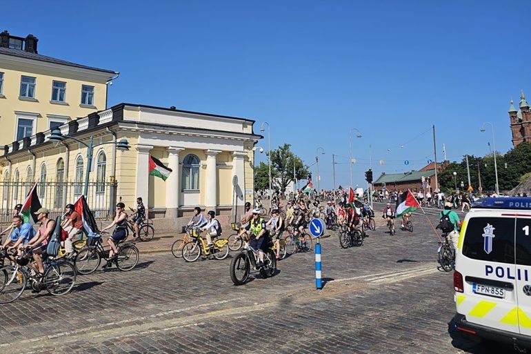 مسيرة دراجات في فنلدنا تضامنا مع غزة المصدر: وسائل التواصل الاجتماعي شبكة قدس الإخبارية