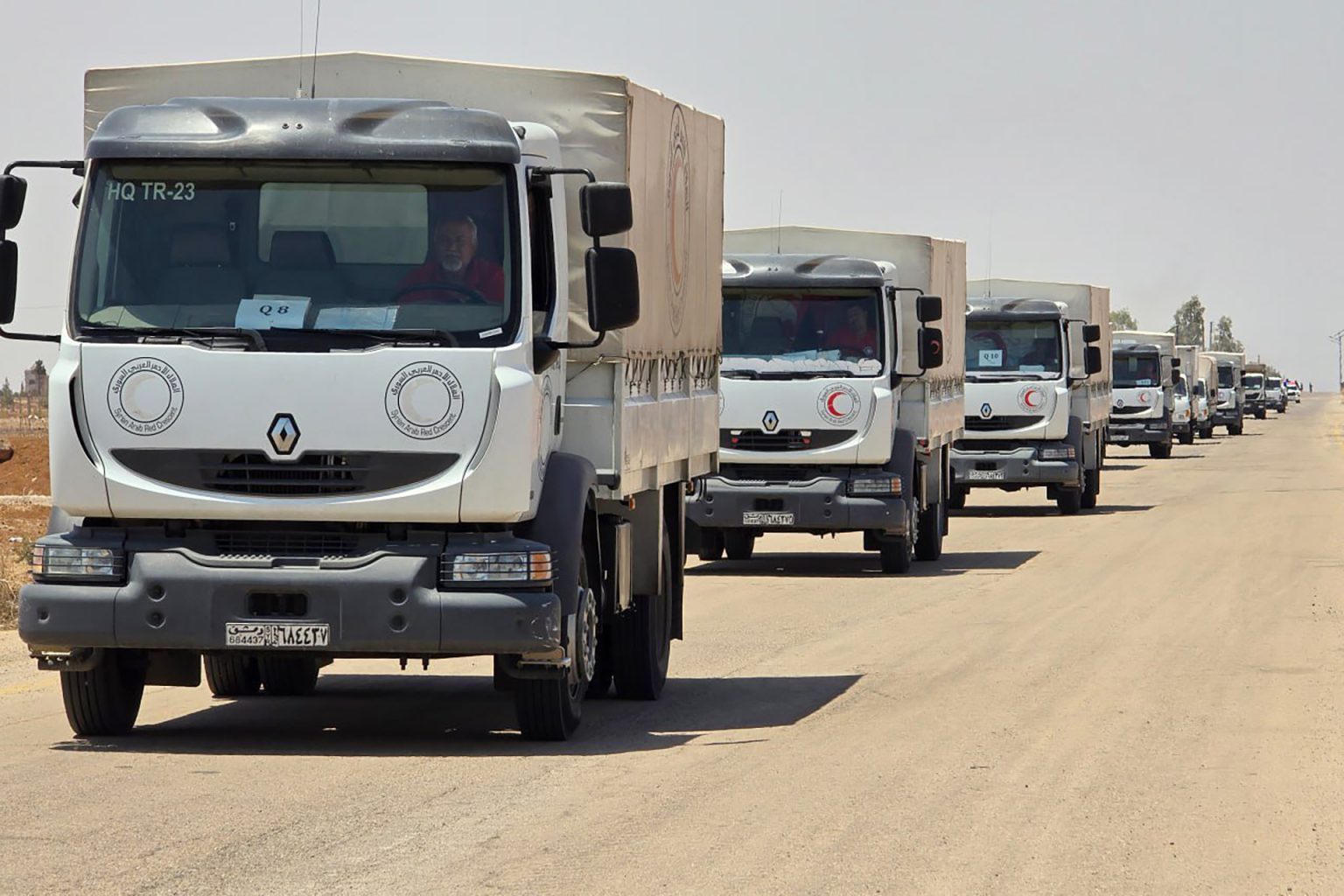 برفقة وفد أممي: دخول القافلة الخامسة إلى السويداء بـ47 شاحنة إغاثة