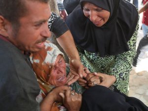 41 شهيدا بغزة والاحتلال يواصل استهداف المجوّعين