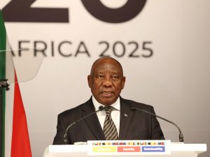 رامافوزا يؤكد استمرار الحوار الوطني رغم انسحاب التحالف الديمقراطي