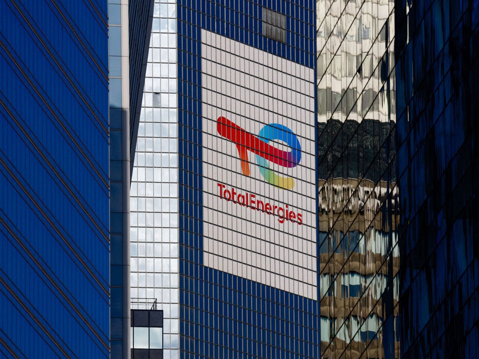 موزمبيق تستأنف مشروع الغاز وسط انتقادات حقوقية وبيئية