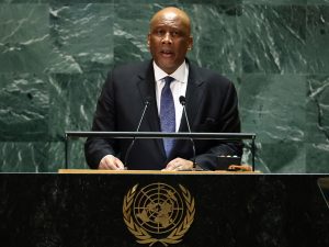 جدل بعد اتهام زعيم المعارضة ملك ليسوتو بتسليم البلاد لجنوب أفريقيا