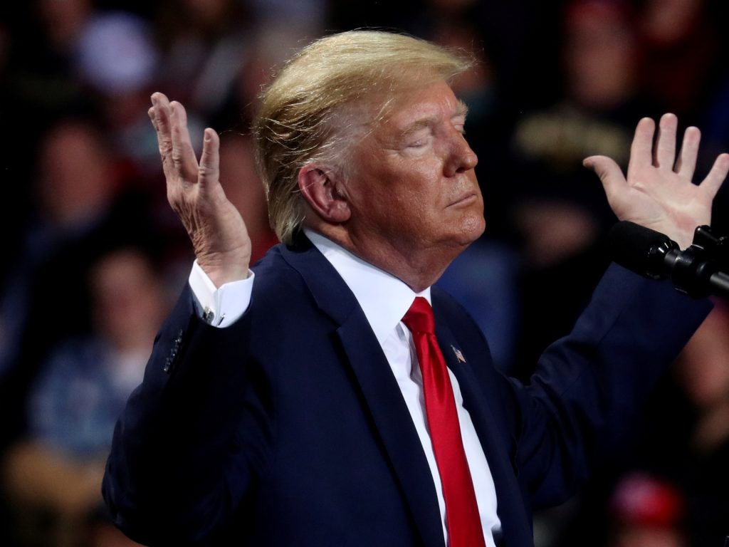 ترامب غاضب من أنصاره بسبب “رجل لا يموت أبدا” | أخبار