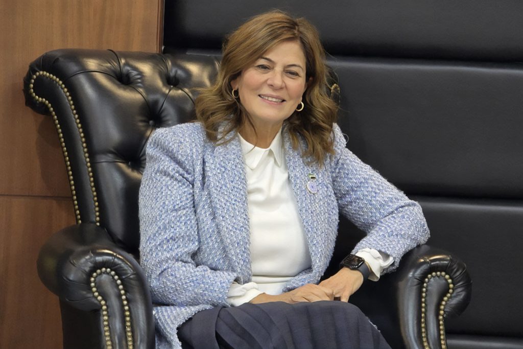 كيف يمكن لشخص أن ينام بلا فراش؟.. مشهد صادم يهز الرأي العام السوري