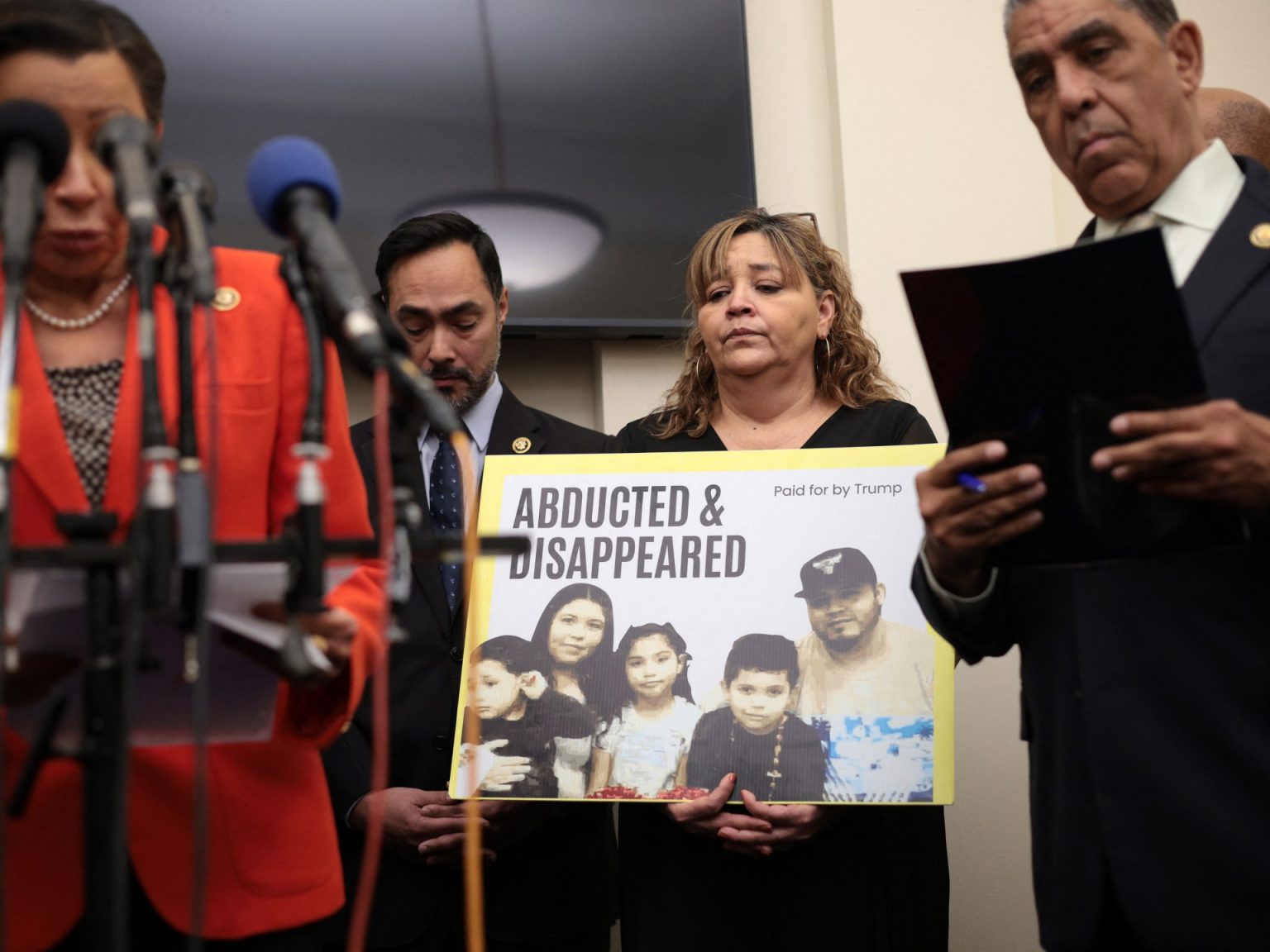 أميركا قد ترحل مهاجرين إلى “بلدان ثالثة” بعد 6 ساعات من إخطارهم | أخبار