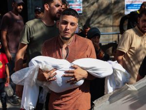 الحرب على غزة.. قصف على خيام النازحين بخان يونس وترامب يتوقع اتفاقا لإنهاء الحرب