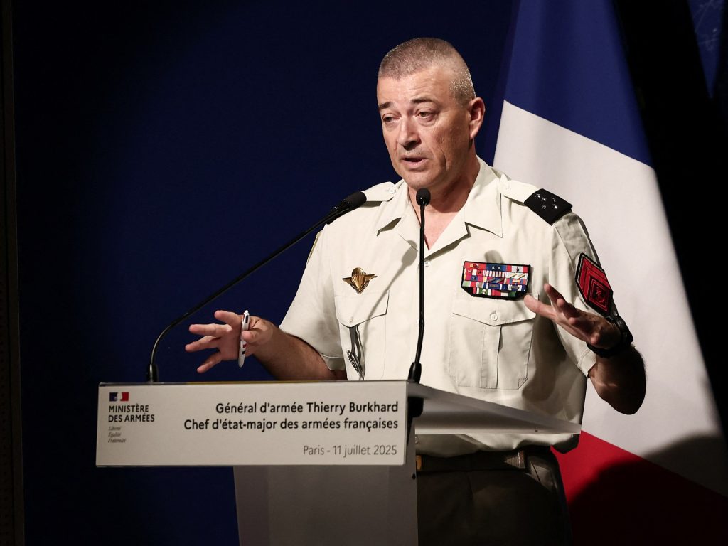 رئيس الأركان الفرنسي: روسيا تعتبرنا خصمها الرئيسي