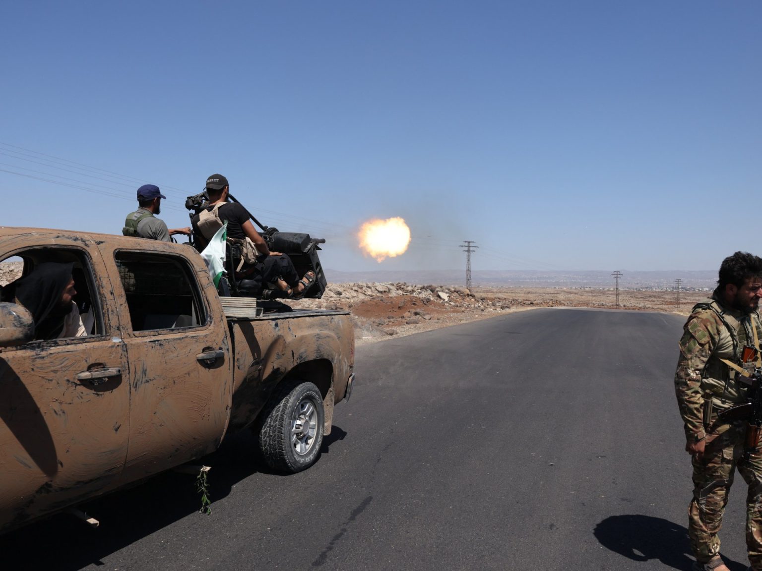 إسرائيل تقصف دبابات سورية بالسويداء ودمشق عازمة على بسط الأمن