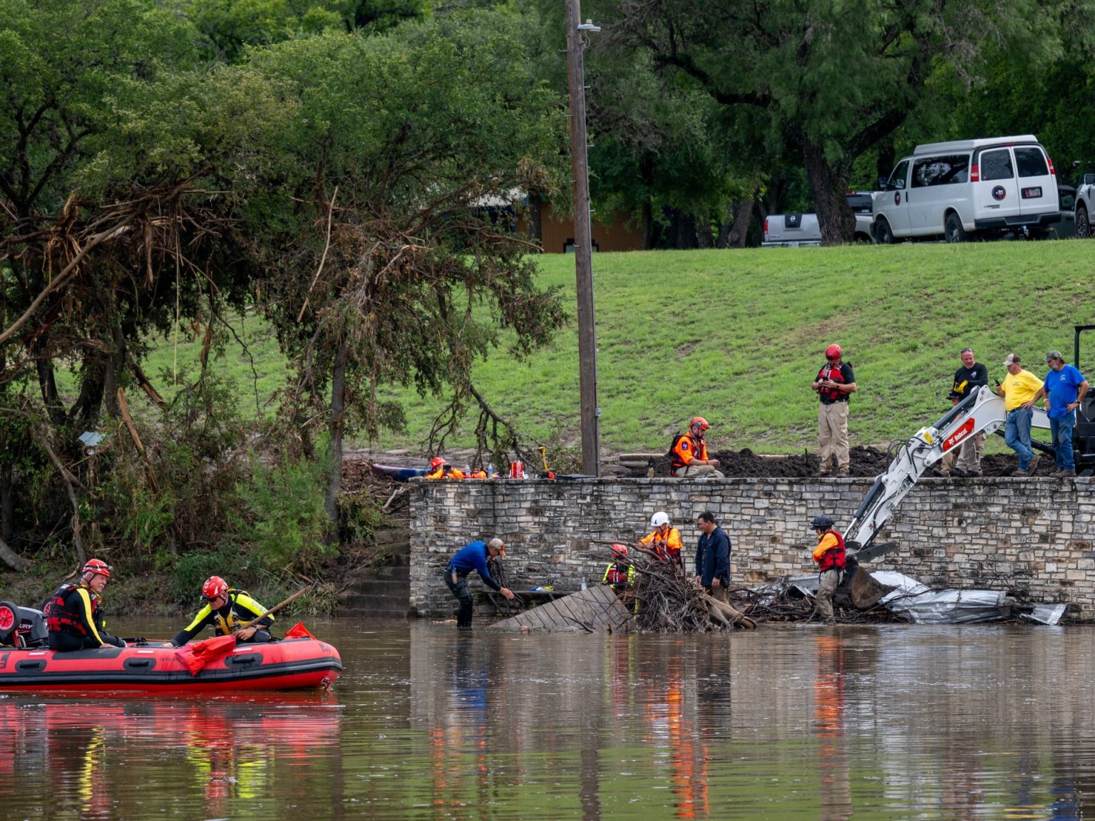 ارتفاع حصيلة ضحايا فيضانات تكساس إلى 131 قتيلا