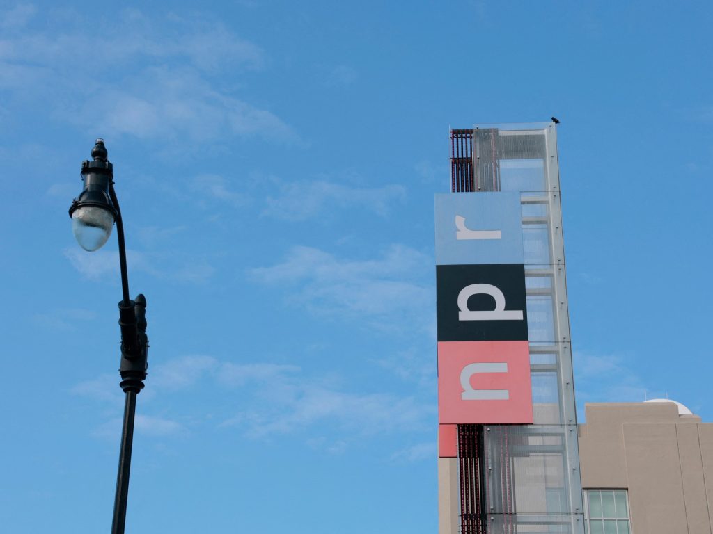 الكونغرس يتجه لقطع التمويل عن مؤسسة الإذاعة العامة في أميركا