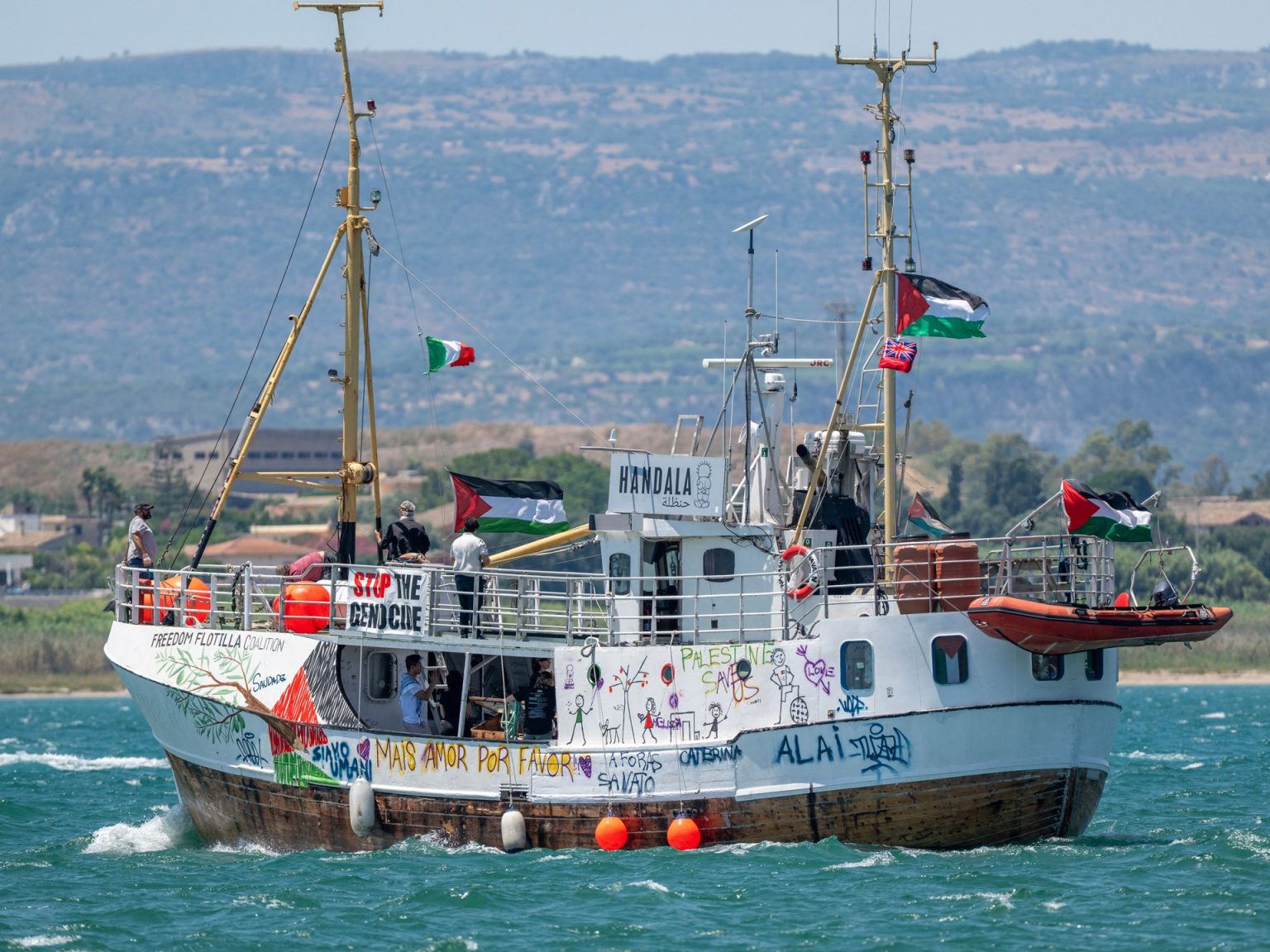 السفينة “حنظلة” تستعد للإبحار نحو شواطئ غزة | أخبار