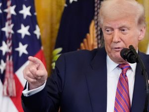 ترامب يحذر: بريكس “ستنهار سريعا”