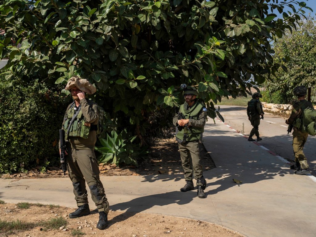 إسرائيل تعلن سقوط صاروخ في غلاف غزة وتوسيع القتال بخان يونس