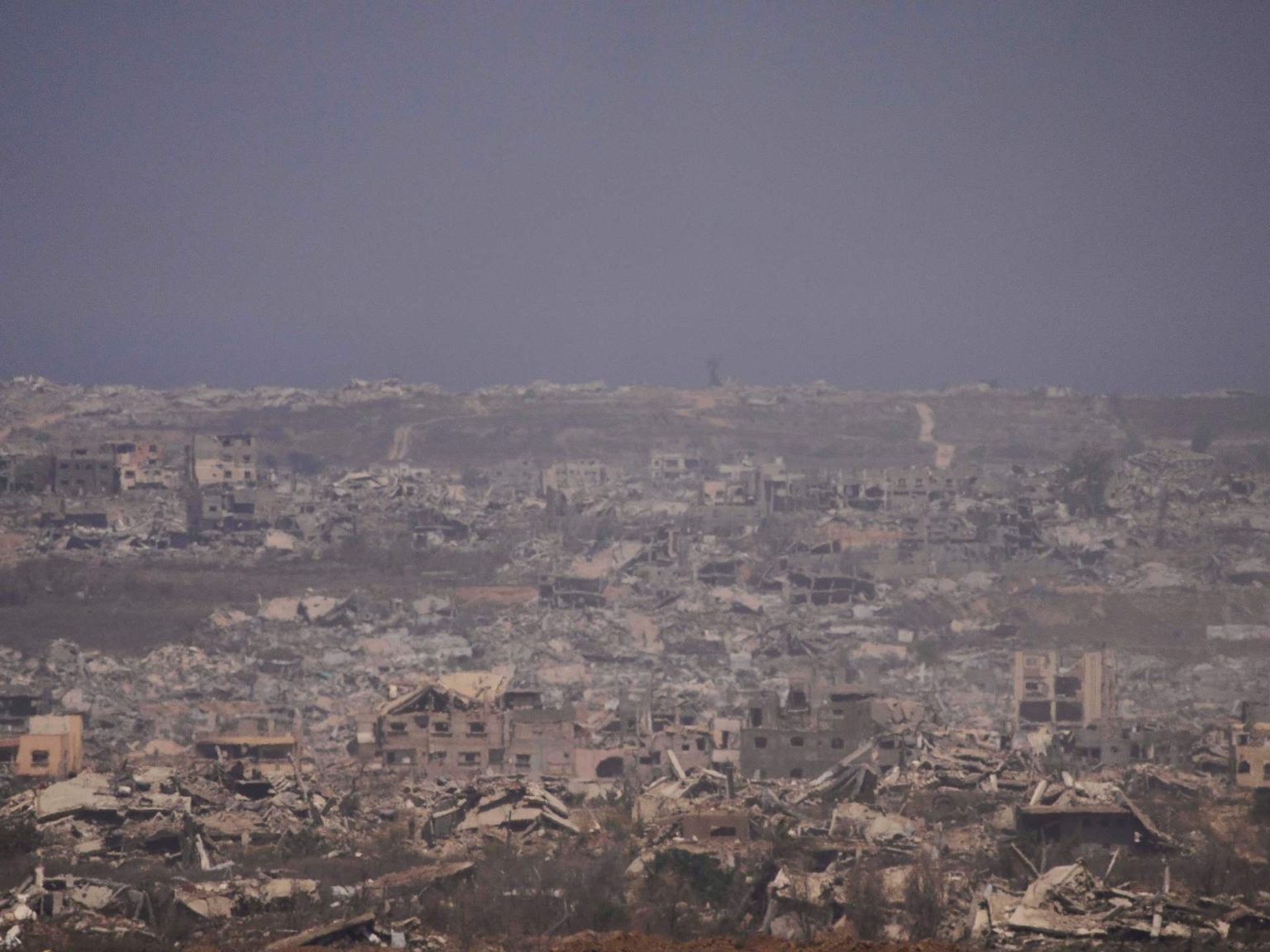 الحرب على غزة.. تصاعد الأزمة الإنسانية وعدد الشهداء يتجاوز 60 ألفا