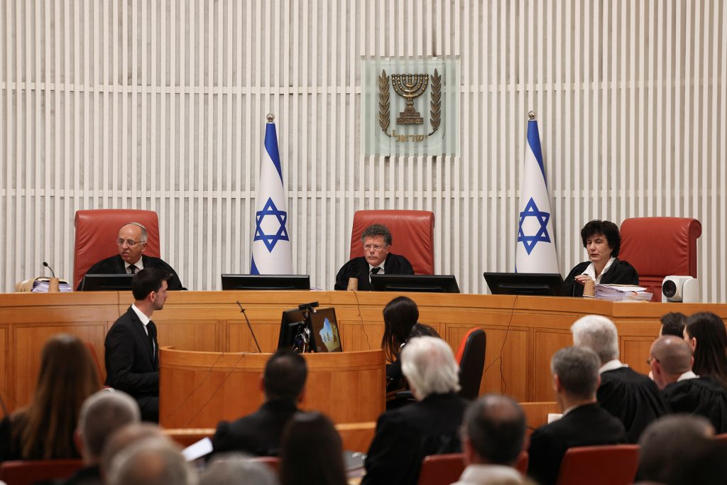 المحكمة العليا الإسرائيلية تقر تسوية سرية لتعيين رئيس الشاباك