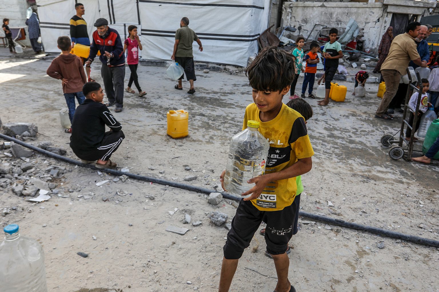 حكومة غزة: إسرائيل ترتكب مجازر وتعمد إلى “حرب تعطيش” قتلت المئات | أخبار