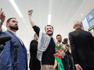 محمود خليل لإدارة ترامب: إما 20 مليون دولار أو الاعتذار