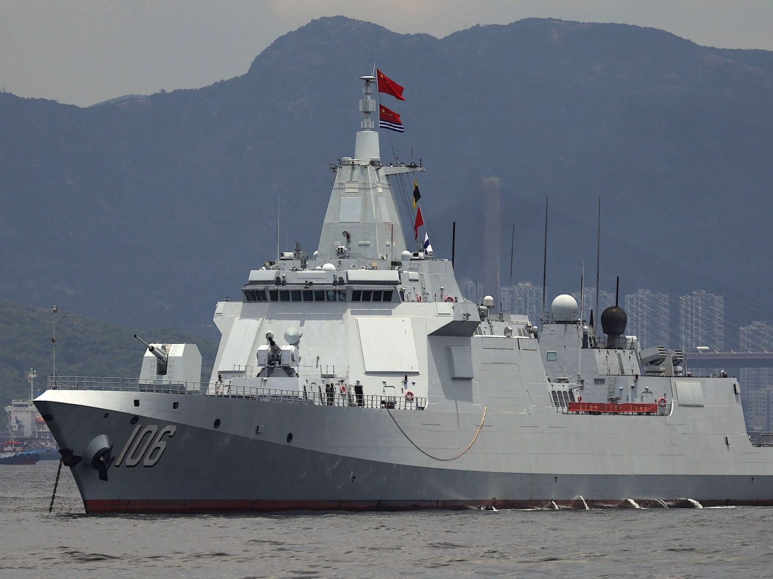 حاملة الطائرات الصينية شاندونغ تصل هونغ كونغ بعد مناورات قتالية