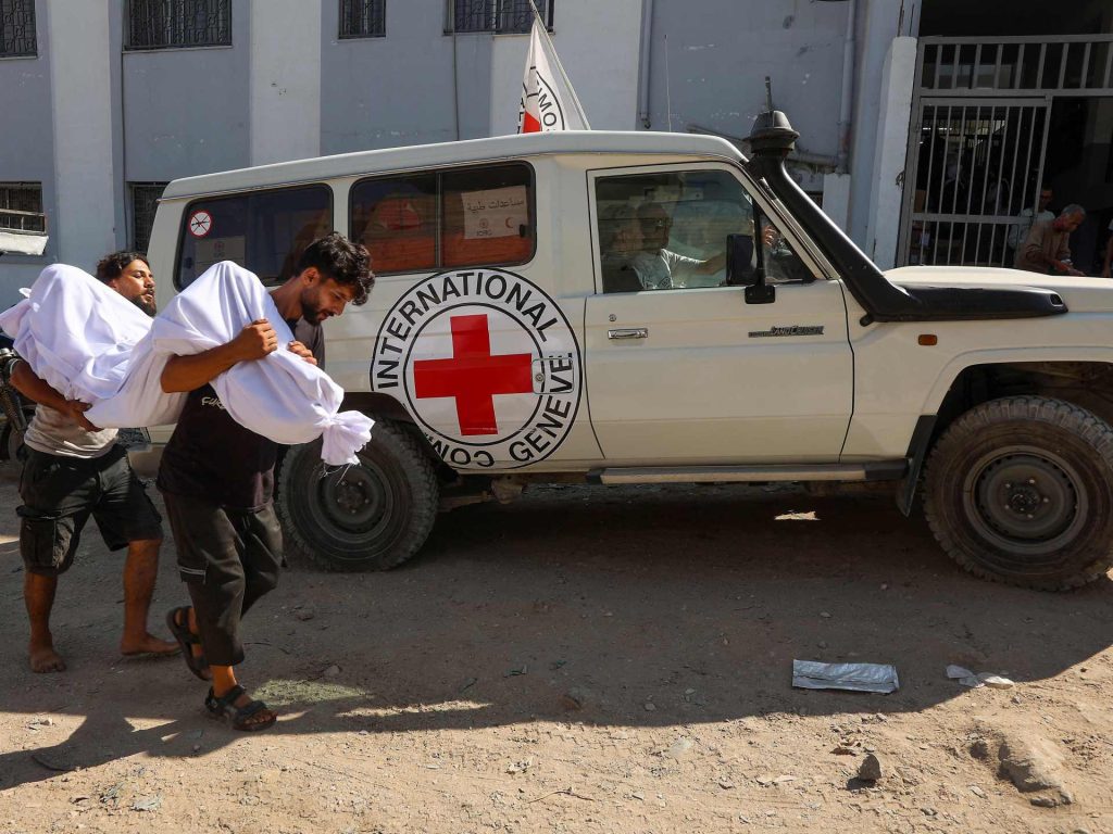 798 شهيدا من منتظري المساعدات بغزة في 40 يوما