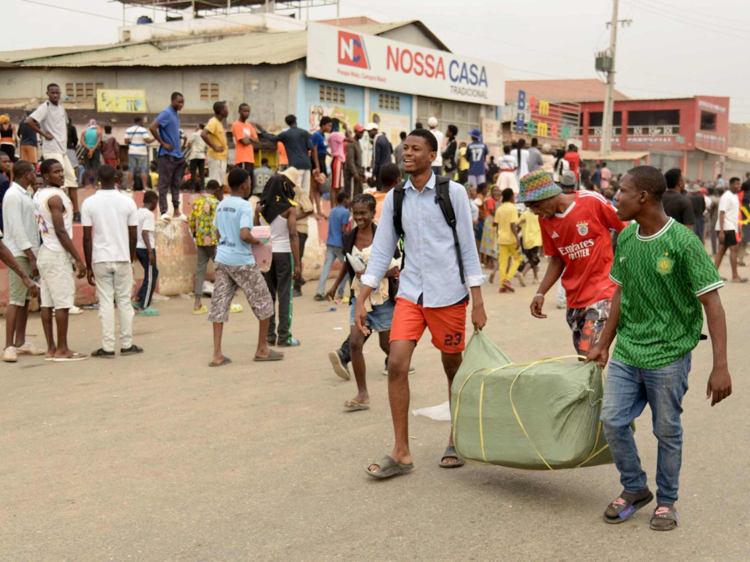 ارتفاع عدد قتلى احتجاجات الوقود بأنغولا إلى 22