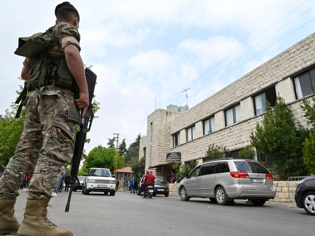 الجيش اللبناني يوقف 90 سوريا ودمشق تستاء من “تلكؤ” في ملف الموقوفين | أخبار