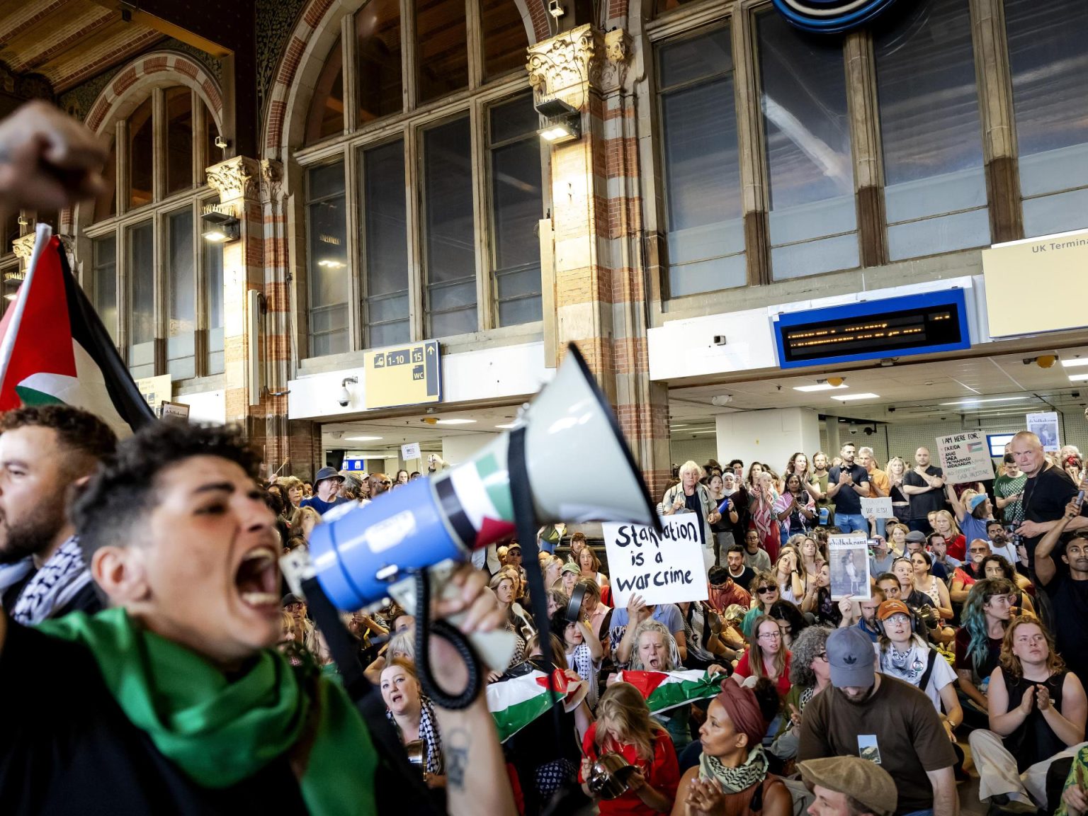 حماس تدعو لحراك جماهيري الأحد المقبل ليكون يوما عالميا لنصرة غزة