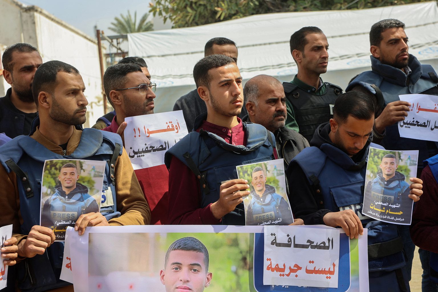 مؤسسات صحفية عالمية تطالب بإغاثة الصحفيين المجوعين في غزة