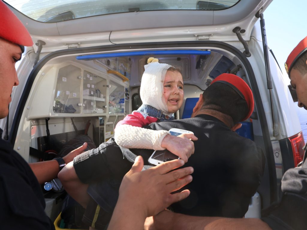 أسر غزة لا تجد قوت يومها وتحذيرات أممية من نفاد الوقود