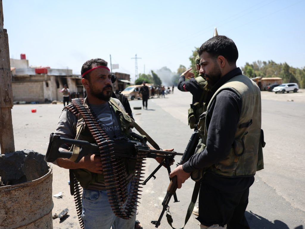 تأخر تبادل الموقوفين بالسويداء.. الخارجية تندد والهجري يشترط