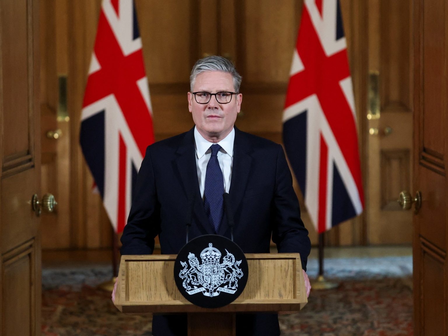 الحكومة البريطانية تستعين بمؤثري التواصل الاجتماعي لتوصيل رسائلها