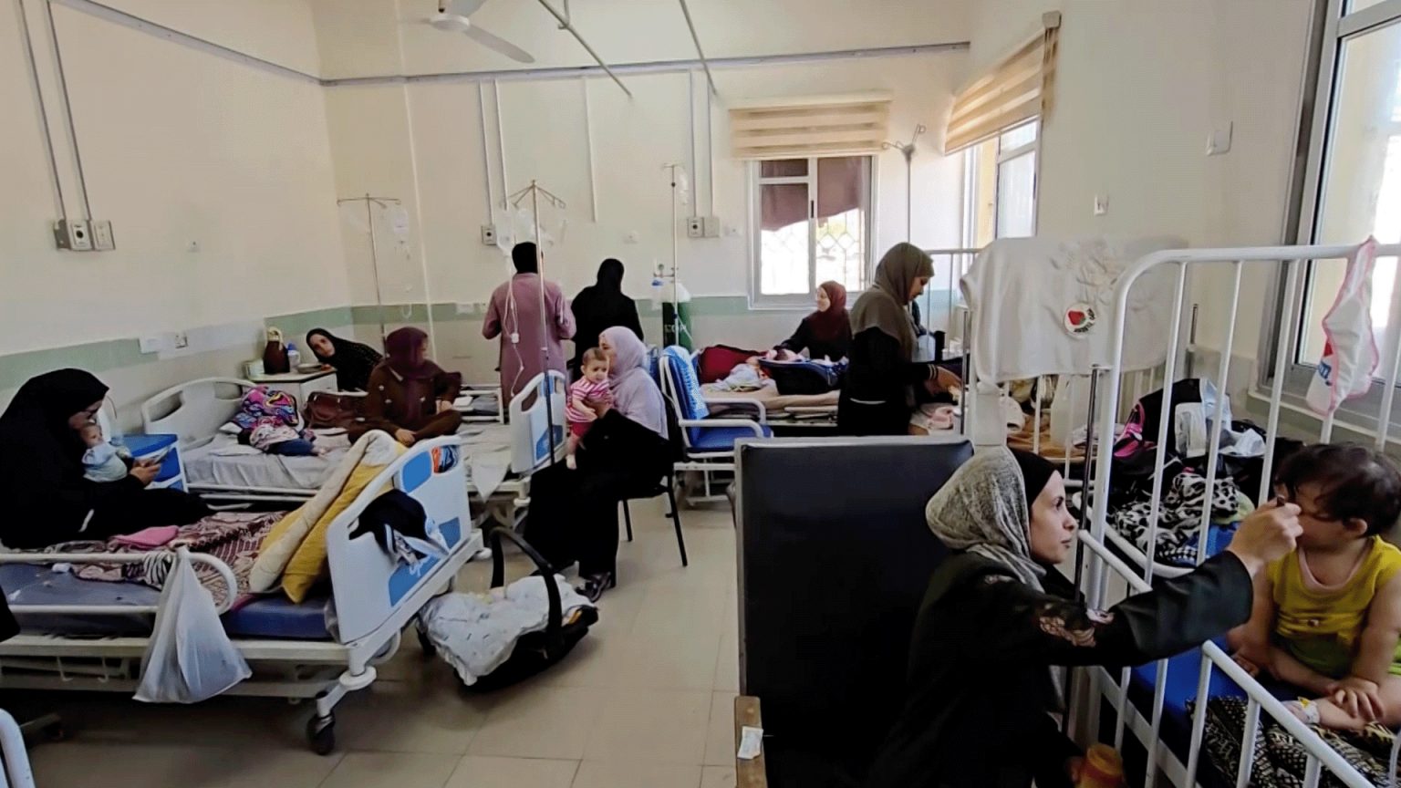 وباء الحمى الشوكية يضرب أطفال مخيمات غزة الشمالية