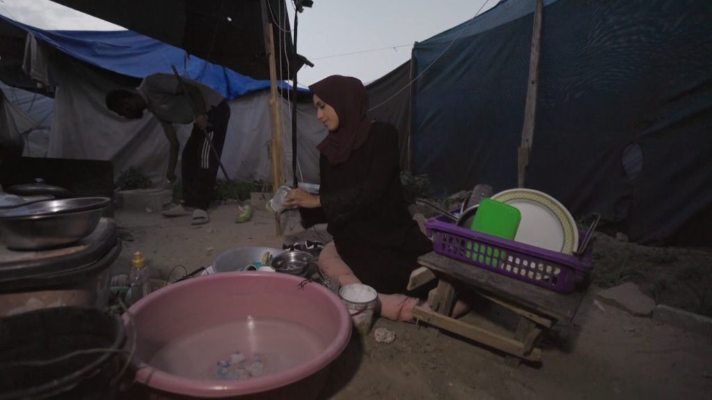 الحوامل يواجهن ظروفا صعبة وقاسية في غزة