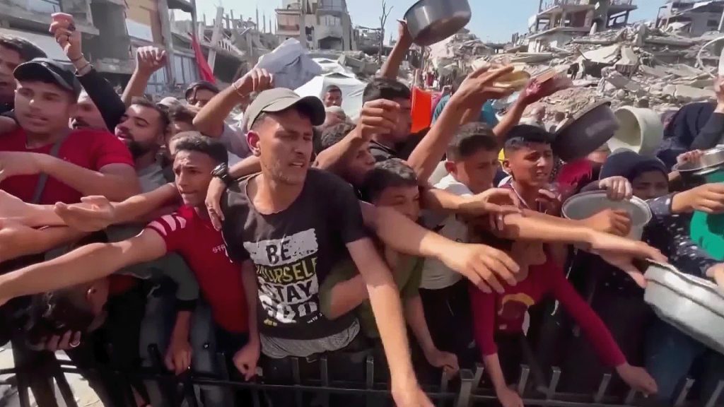 الناس يتساقطون بالشوارع والأمم المتحدة ترفض إعلان المجاعة في غرة