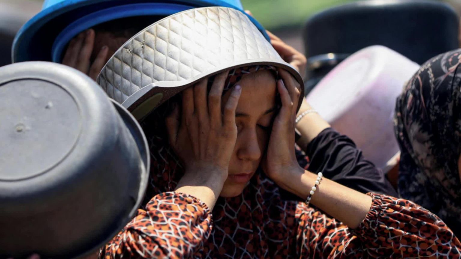 صرخات الغزيين مع استمرار تجويعهم ومغردون: صمت العالم خيانة