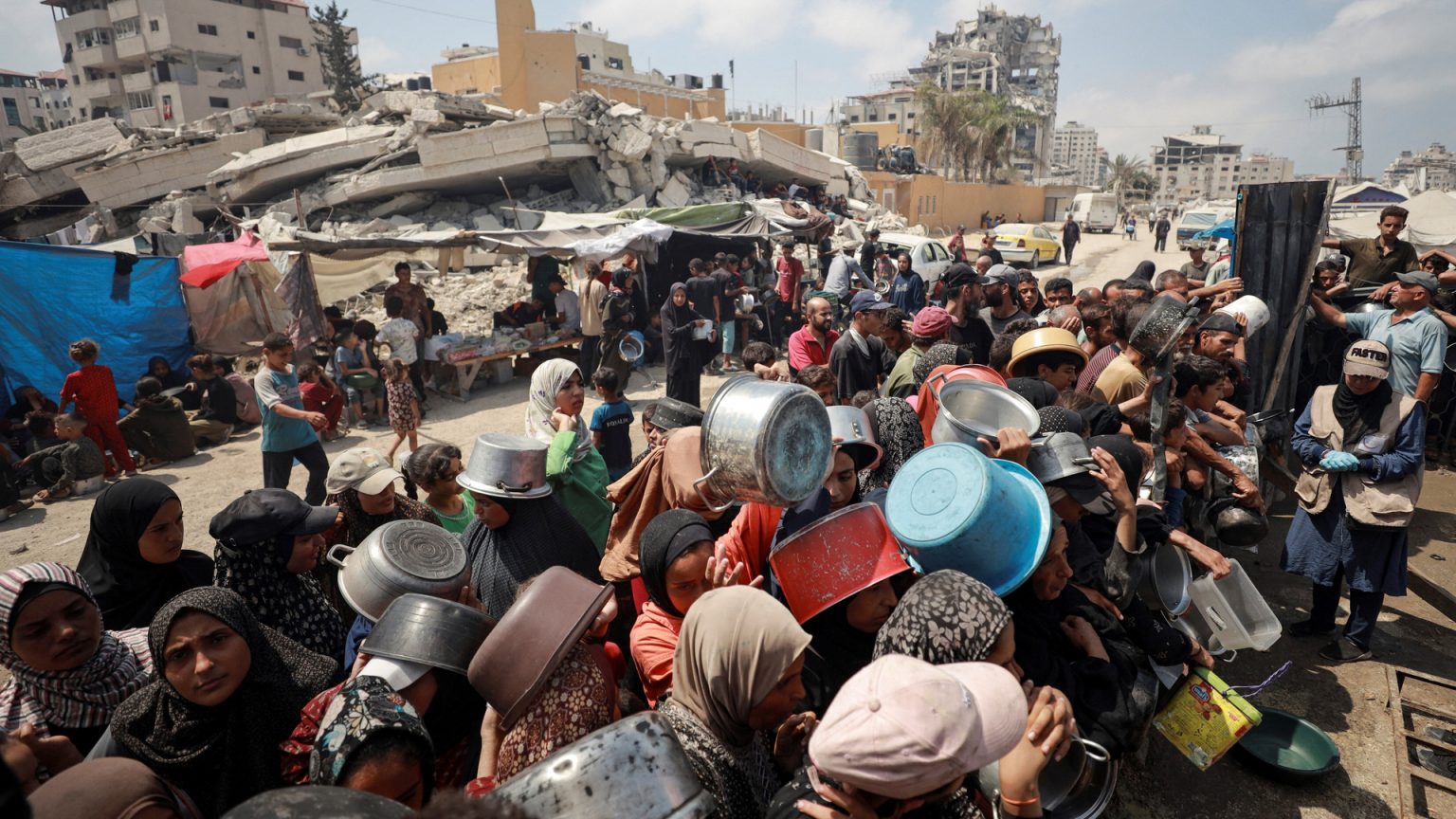 الحرب على غزة.. 1300 شهيد في “مصائد الموت” وويتكوف يتوجه لإسرائيل