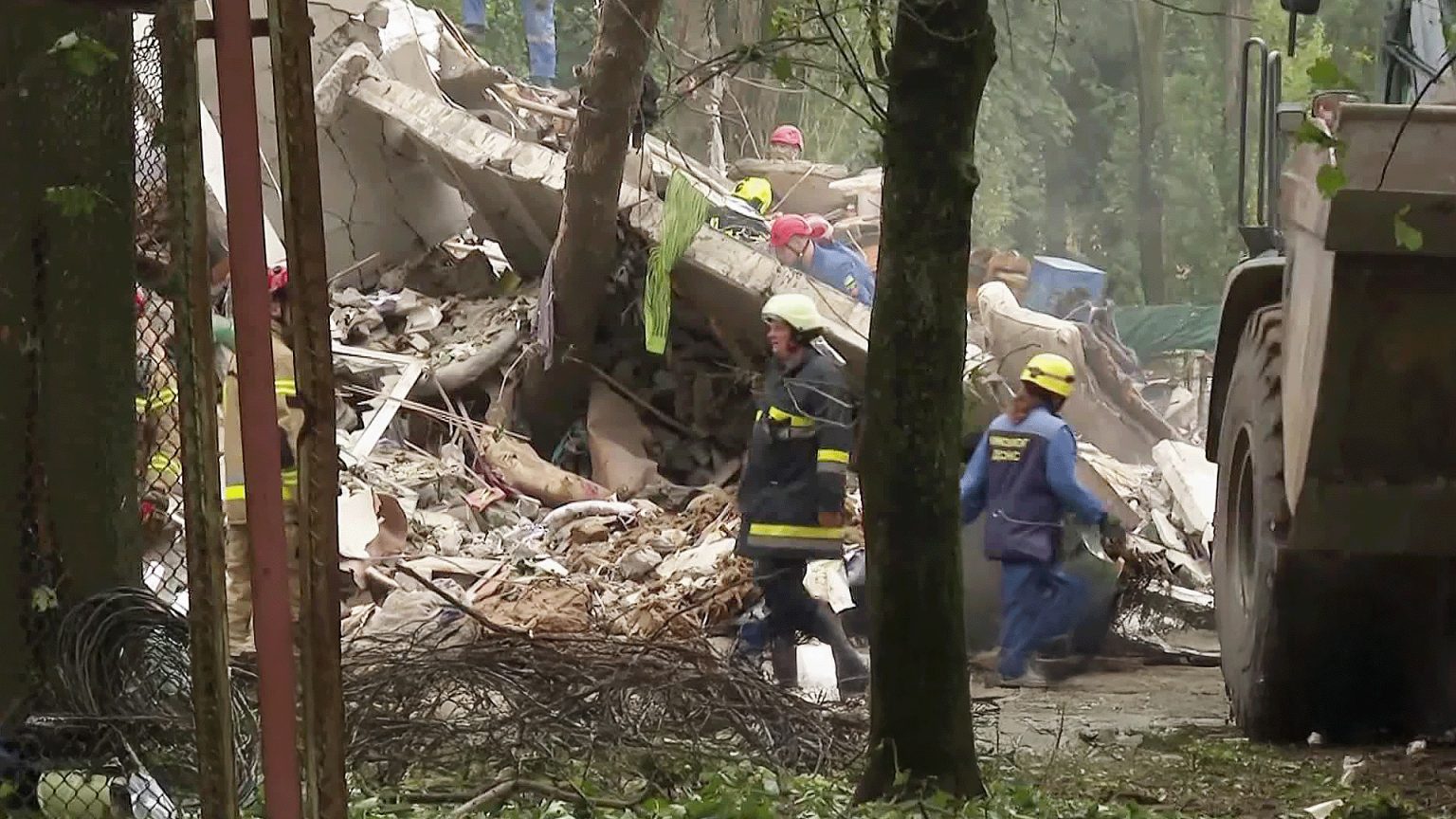 هجوم روسي مركب على كييف يخلف قتلى ودمارا واسعا