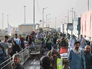 أفغانستان تنتقد الترحيل “المؤلم والمهين” لمواطنيها من إيران | أخبار