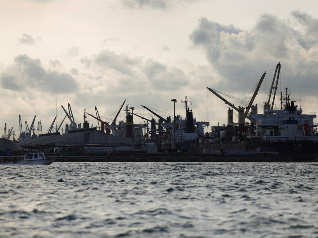 النقد الدولي يدعو نيجيريا لإعادة تكييف ميزانيتها لانخفاض أسعار النفط