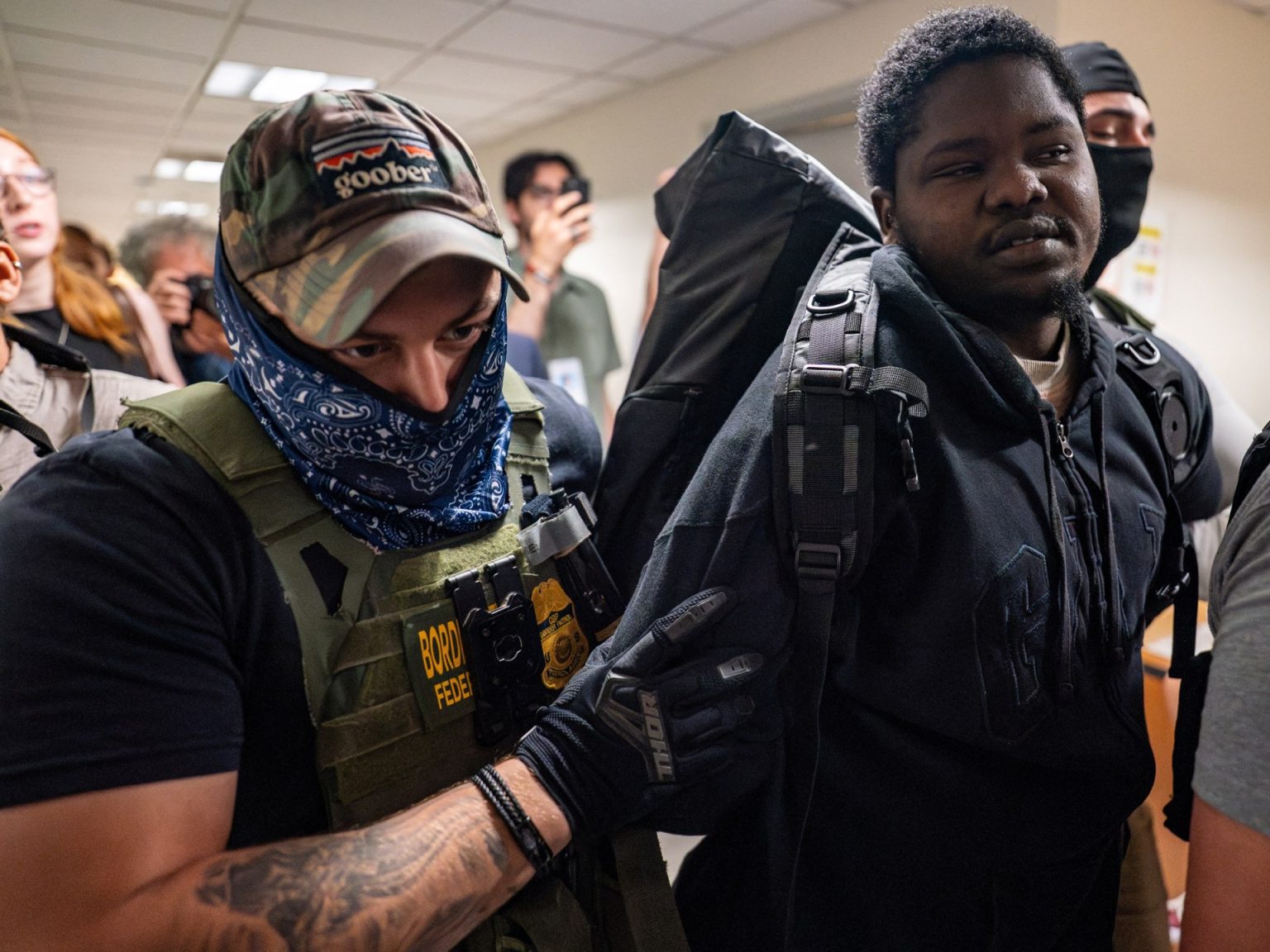 المحكمة العليا تنحاز لترامب بمعركة ترحيل المهاجرين