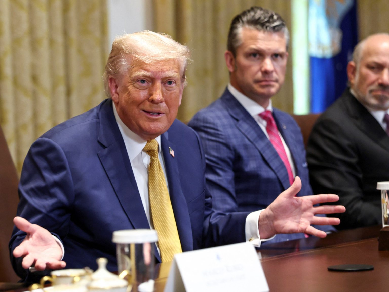 ترامب: هاجمنا إيران بقاذفات قادرة على التخفي وبوتين يطلق ترهات