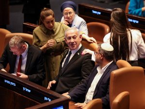 إعلام إسرائيلي: نتنياهو لن يعقد صفقة قبل أغسطس وعالم آخر تحت غزة