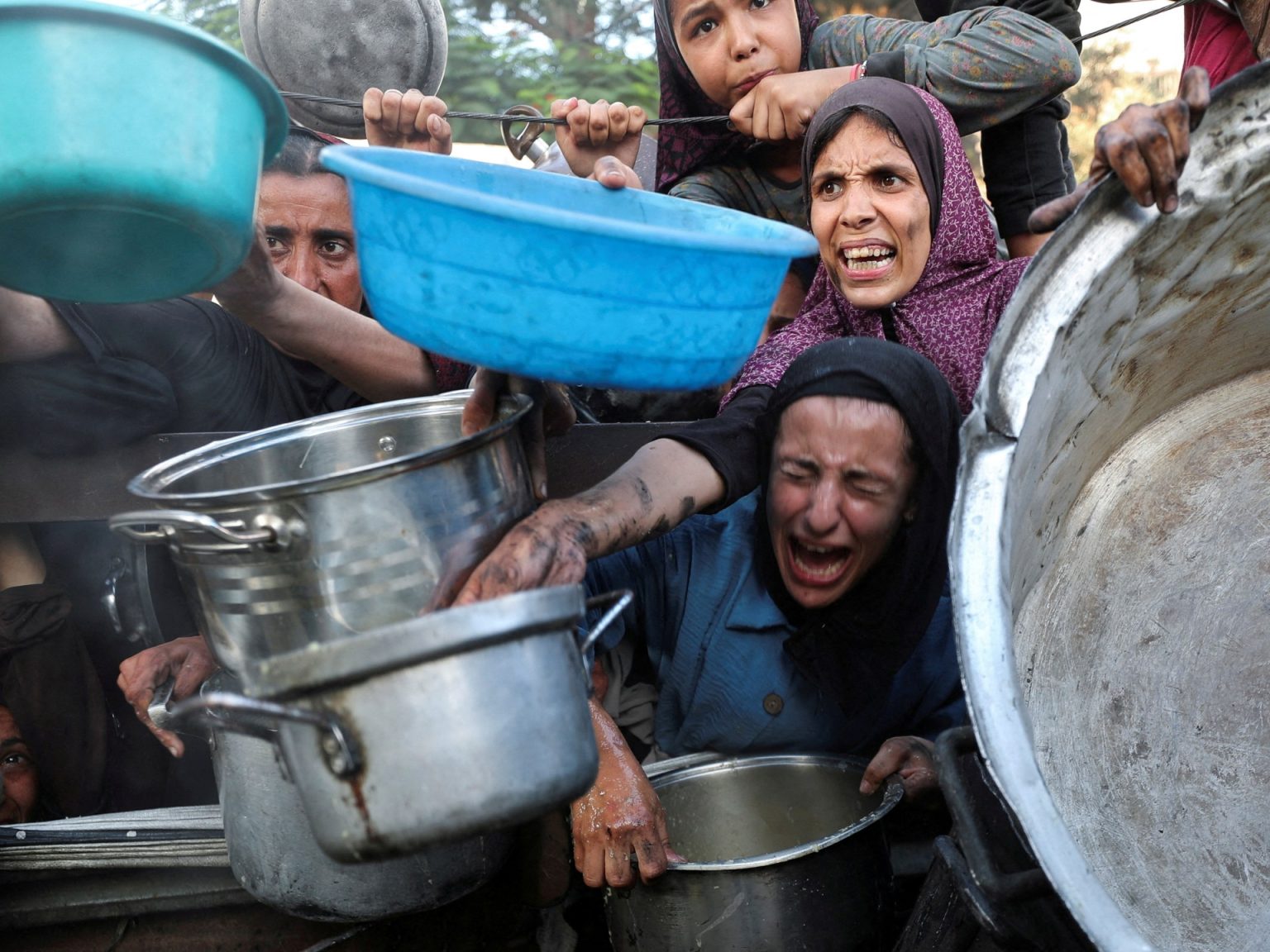 تحذير أممي من تطبيع الحرمان بغزة وإسرائيل ترفض دخول مسؤول إنساني رفيع