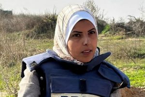 “اسمها مريم”.. غضب من تجاهل وكالة أنباء أجنبية اسم مراسلتها الشهيدة | أخبار