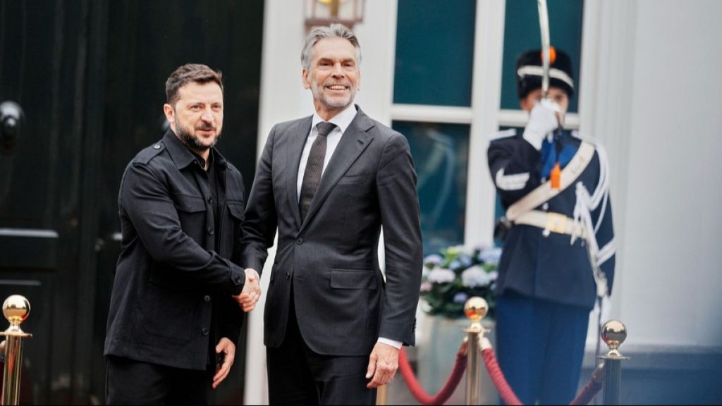 تعلن هولندا عن حزمة أسلحة لأوكرانيا بموجب مبادرة ترامب الناتو الجديدة