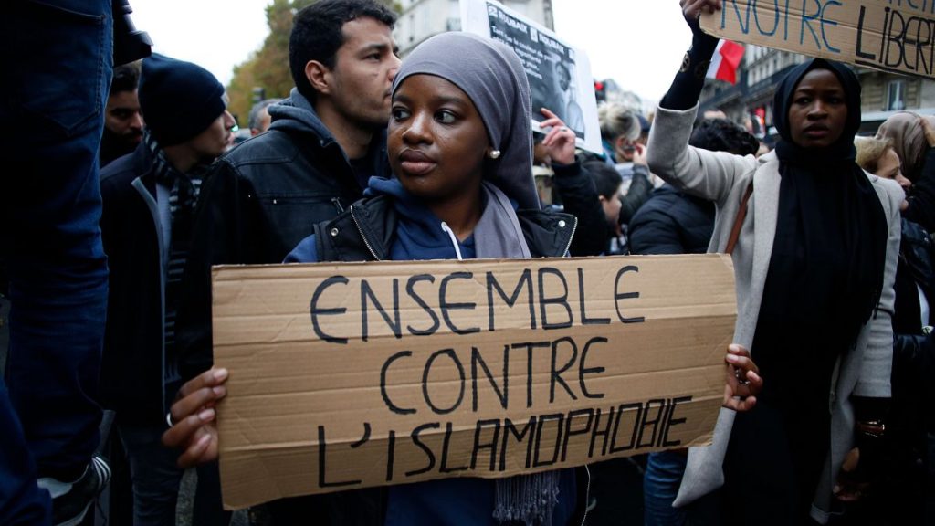 لجنة الاتحاد الأوروبي تدافع عن تمويل مشاريع أبحاث الإسلام والخوف الإسلامية