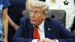 نعم ، يوجد التصويت البريدي في أوروبا ، على عكس ادعاءات ترامب