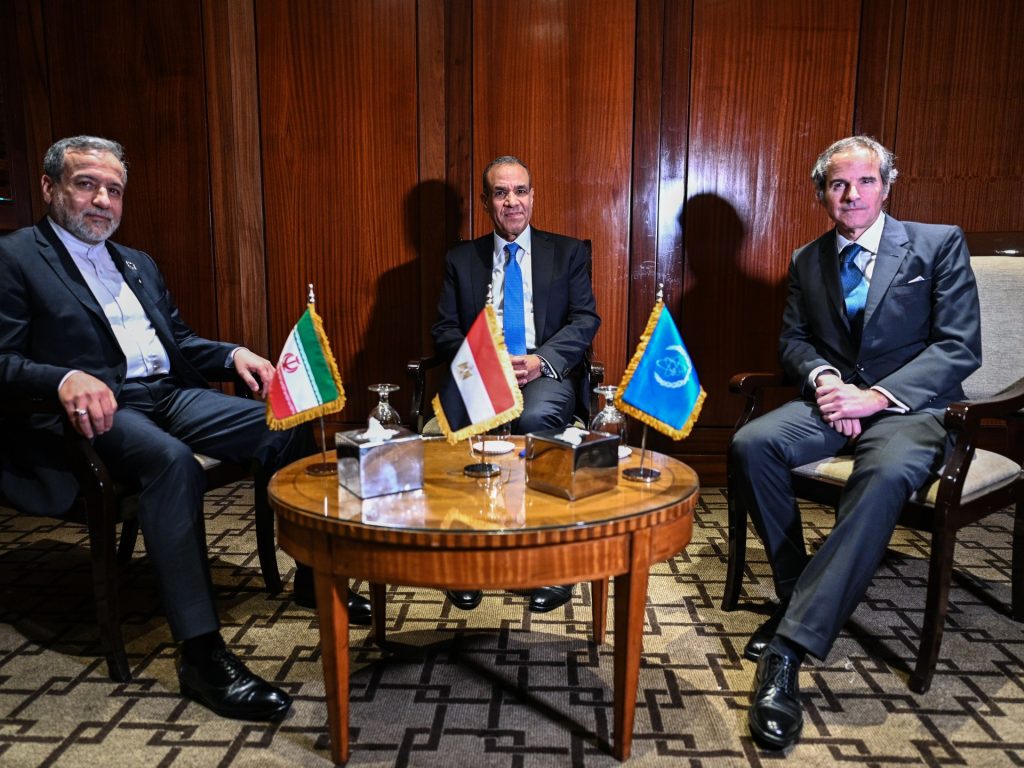 مصر وإيران تبحثان تطورات غزة ولبنان والملف النووي